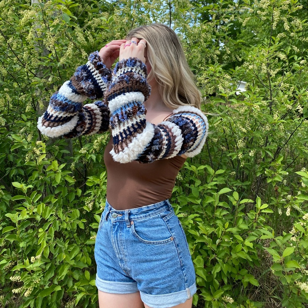 Crochet Bolero 🧶 - Picture 4 of 5